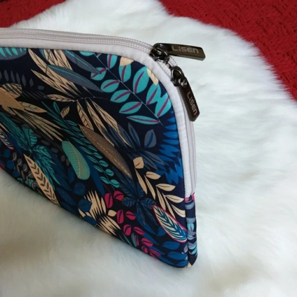 Lisen Floral Zip Zip Laptop Sleeve